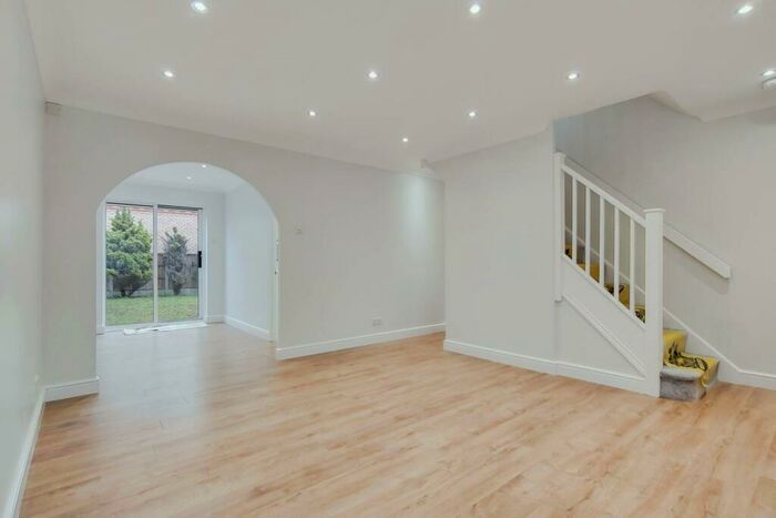 3 Bedroom Terraced House To Rent In Wanderer Drive, Barking, IG11