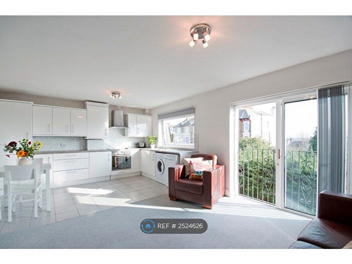 1 Bedroom Flat To Rent In Daytone House, Raynes Park, SW20