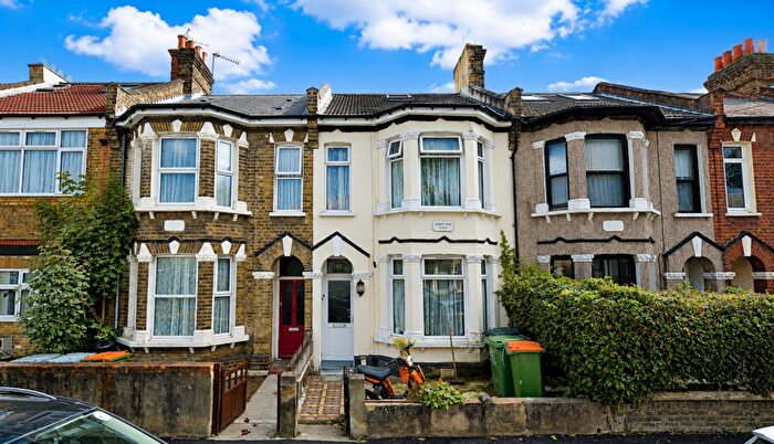 2 Bedroom Flat For Sale In Dorset Road, London, London, E7
