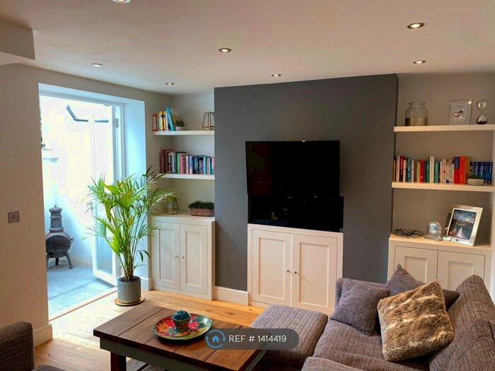 1 Bedroom Flat To Rent In Fernlea Road, Balham, SW12