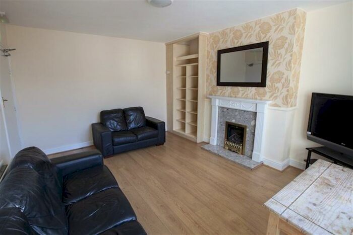 6 Bedroom Apartment To Rent In Grosvenor Road, Newcastle Upon Tyne, NE2