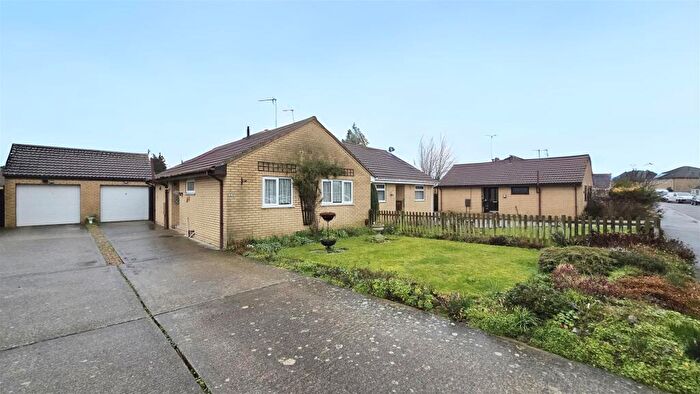 2 Bedroom Semi-Detached Bungalow For Sale In Stanley Drive, Sutton Bridge, PE12