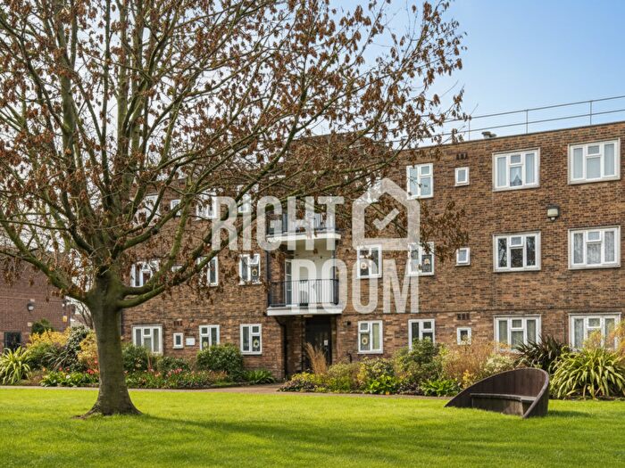 1 Bedroom Flat To Rent In Beecholme Estate, Prout Road, London, E5