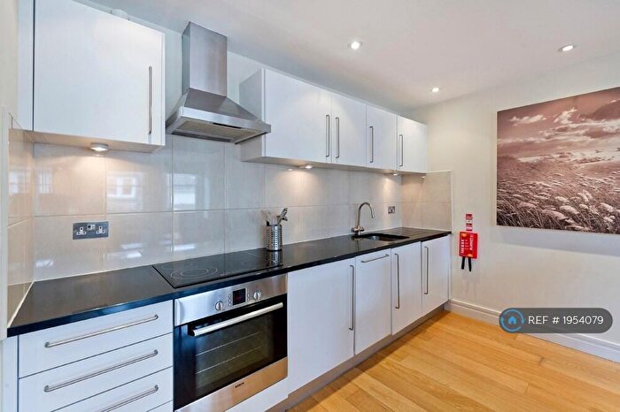 2 Bedroom Flat To Rent In Regency House, Chelsea, SW10