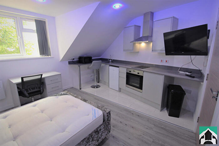 1 Bedroom Flat To Rent In Bristol Road, Selly Oak, Birmingham, B29