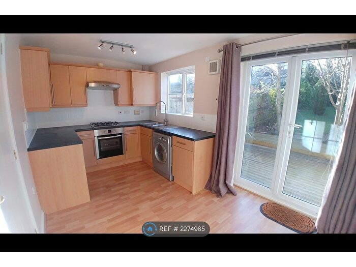 2 Bedroom Semi-Detached House To Rent In Viaduct Close, Rugby, CV21