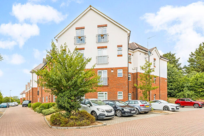 2 Bedroom Flat For Sale In Millstone Way, Harpenden, AL5