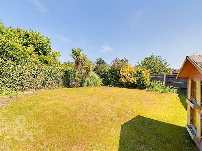 3 Bedroom Detached Bungalow For Sale In Woodbastwick Road, Blofield Heath, Norwich, NR13