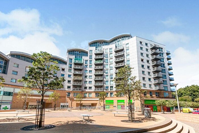 2 Bedroom Flat To Rent In Alencon Link, Basingstoke, Hampshire, RG21