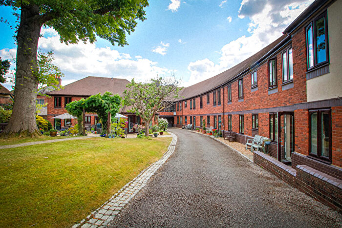 2 Bedroom Duplex For Sale In Bishop's Waltham, SO32