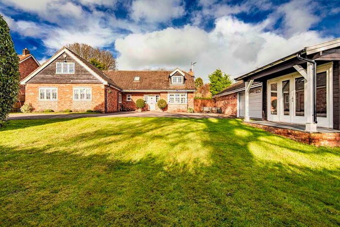 5 Bedroom Detached House For Sale In Upstream, Upper Basildon, RG8