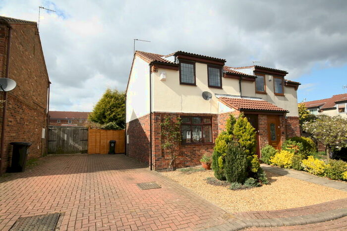 2 Bedroom Semi-Detached House To Rent In Glengarry Close, Leicester, LE3