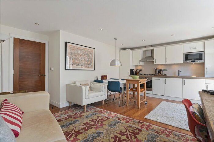 1 Bedroom Flat To Rent In Clerkenwell Road, Clerkenwell, London, EC1M