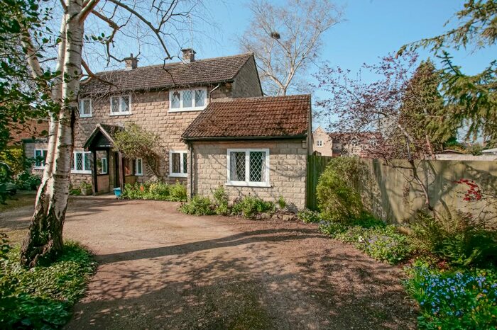 Studio To Rent In Green Road, Kidlington, OX5