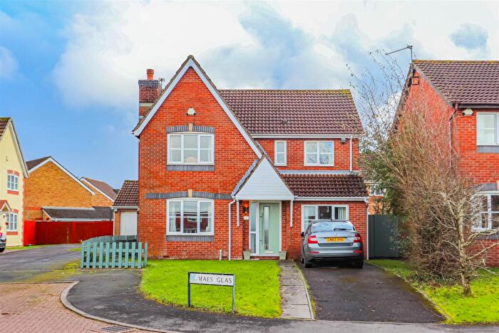 4 Bedroom Detached House For Sale In Maes Glas, Barry, CF62