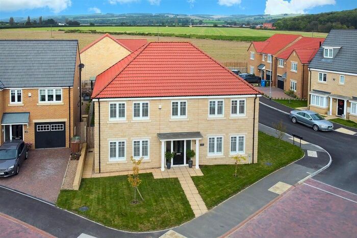 5 Bedroom Detached House For Sale In Rowntree Avenue, Pocklington, York, YO42