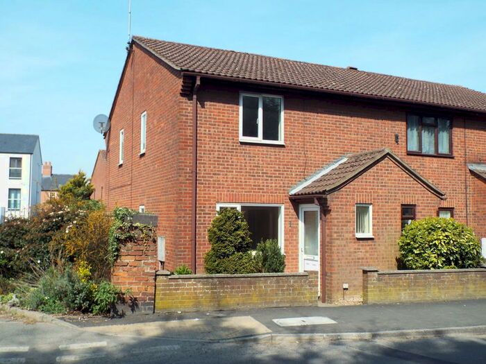 2 Bedroom End Of Terrace House To Rent In Eastfield Road, Louth, LN11