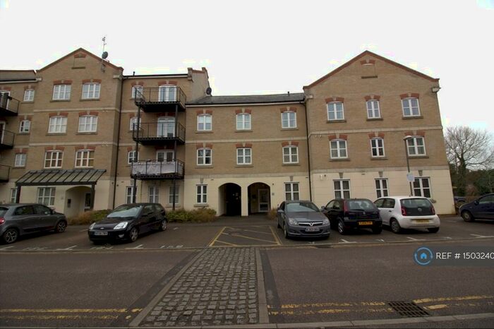 2 Bedroom Flat To Rent In Masters House, Aylesbury, HP21