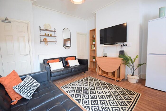 4 Bedroom Terraced House To Rent In Nelthorpe St - Student House - /, LN5