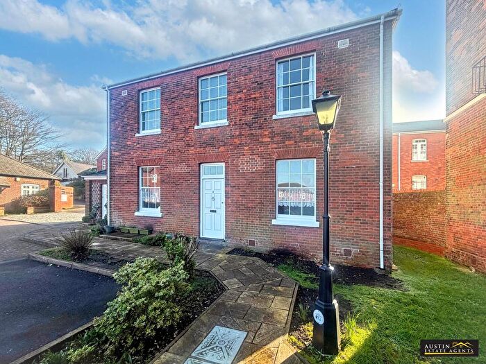 1 Bedroom Flat For Sale In Wellington Court, Weymouth, DT4