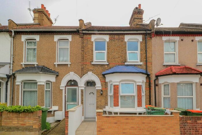 3 Bedroom Terraced House To Rent In Friars Road, London, East London, E6