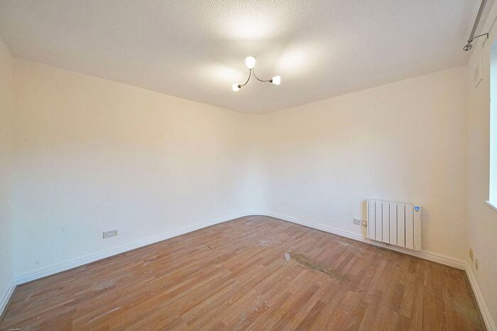 1 Bedroom Flat To Rent In Croft Street, London, SE8