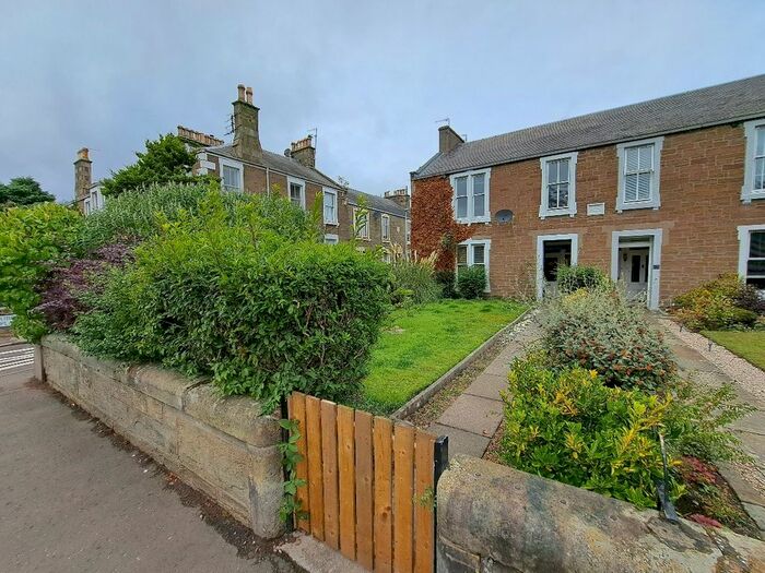 3 Bedroom Flat To Rent In Castle Street, Broughty Ferry, Dundee, DD5