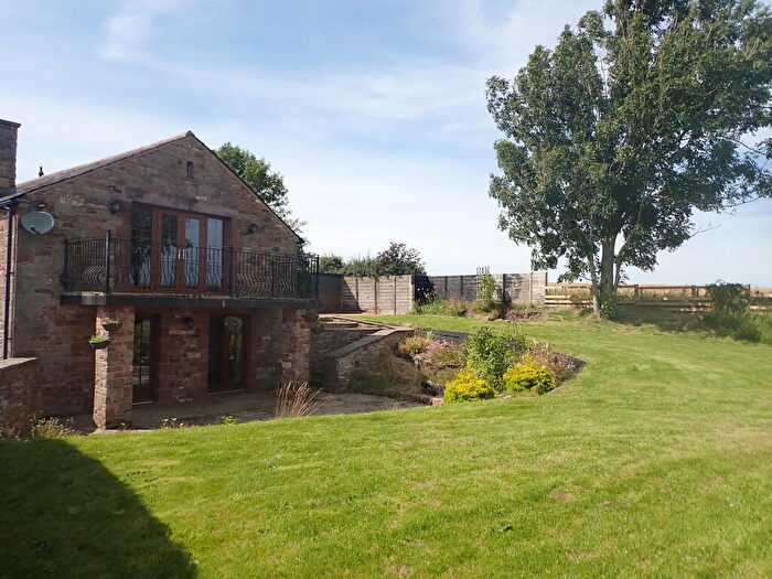 3 Bedroom Barn Conversion To Rent In Low Brow Nelson, Dalston, CA5