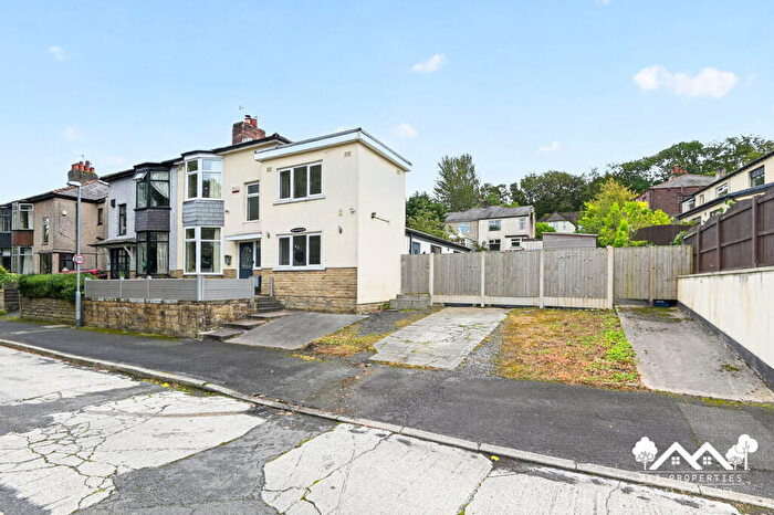 4 Bedroom Semi Detached House For Sale In Park Lane, Oswaldtwistle, Accrington, BB5