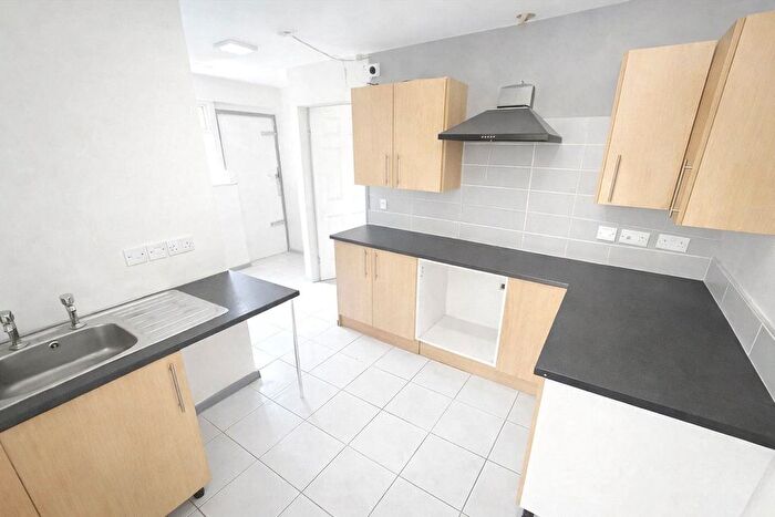 1 Bedroom Flat To Rent In Williamson Street, Wolverhampton, WV3