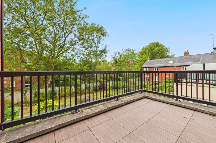 3 Bedroom Retirement Property For Sale In Cumber Place, Theale, Reading, Berkshire, RG7