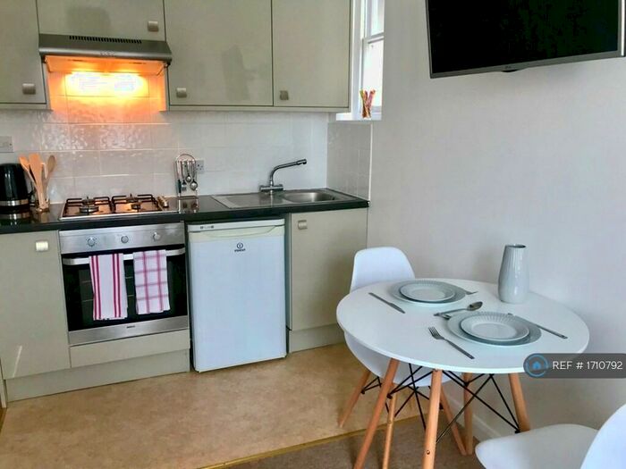 Studio To Rent In Hospital Studio, Brighton Kemptown, BN2