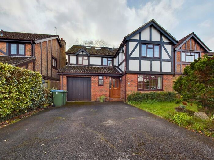 6 Bedroom Detached House To Rent In Highnam Gardens, Sarisbury Green, Southampton, SO31