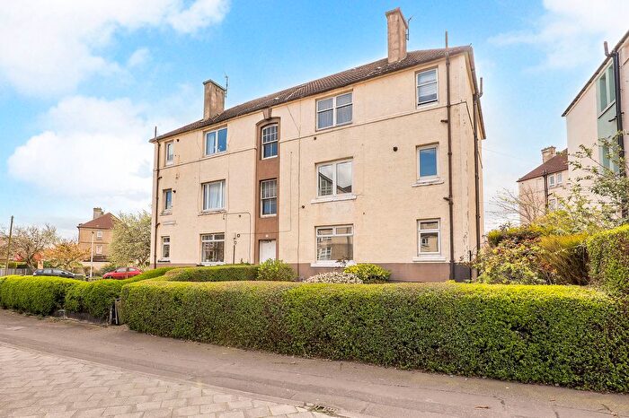 2 Bedroom Flat For Sale In Hawkhill Avenue, Edinburgh, EH7
