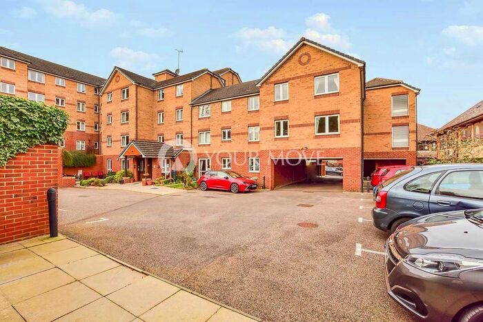 1 Bedroom Flat To Rent In Woodlands Court, Walderslade Centre, Chatham, Kent ME5