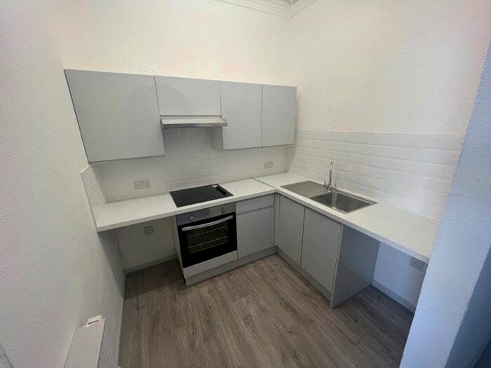 2 Bedroom Flat To Rent In Old Christchurch Road, Bournemouth, BH1