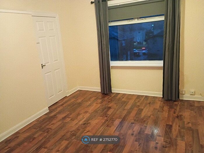 2 Bedroom Flat To Rent In Croftfoot, Glasgow, G44