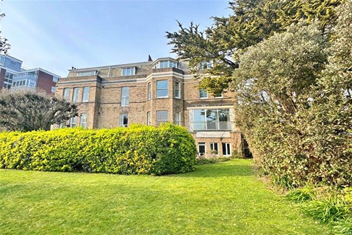 3 Bedroom Flat To Rent In Bournemouth, BH1