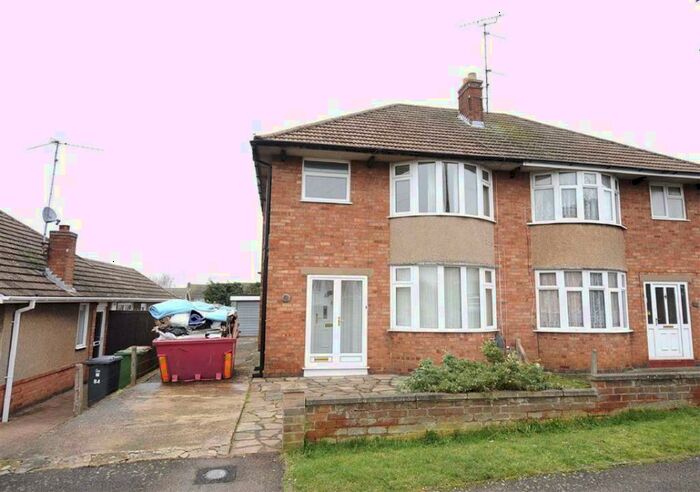 3 Bedroom Semi-Detached House To Rent In Ridgeway, Wellingborough, NN8
