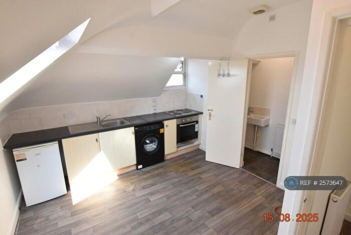 1 Bedroom Flat To Rent In Crescent Road, Luton, LU2