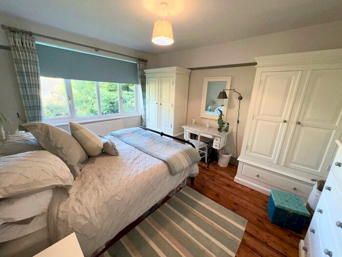 4 Bedroom House To Rent In Mangotsfield Road, Mangotsfield, BS16