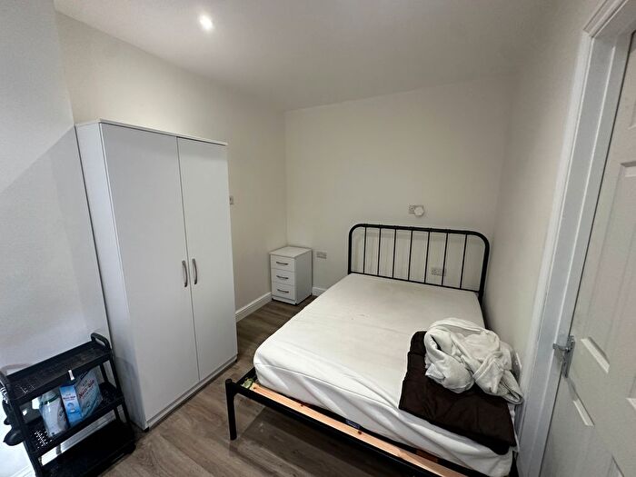 Studio To Rent In Jersey Road, Isleworth, TW7