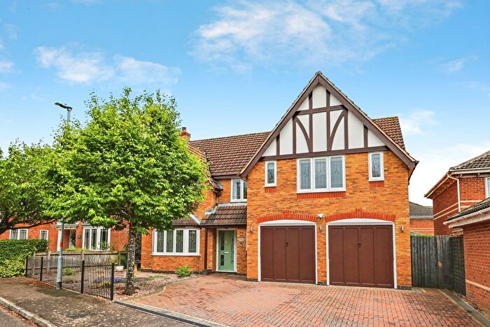 5 Bedroom Detached House For Sale In Lexden Close, Wootton, Northampton, Northamptonshire, NN4