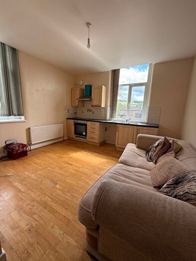 1 Bedroom Property To Rent In Lees Hall Road, Dewsbury, WF12