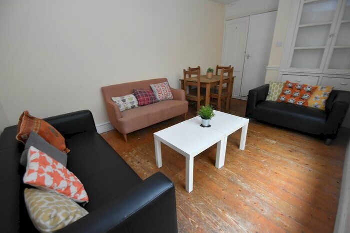 5 Bedroom Property To Rent In Malefant Street, Cathays, Cardiff CF24