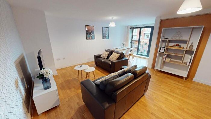 2 Bedroom Flat To Rent In Madison Square, Liverpool, Merseyside, L1