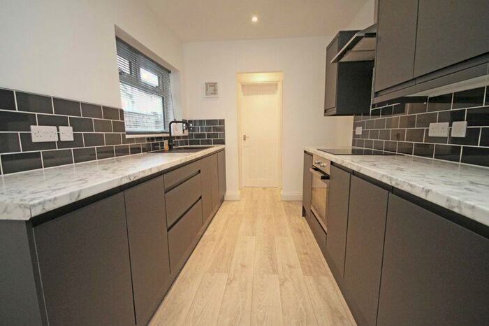 3 Bedroom Terraced House To Rent In Weelsby Street, Grimsby, DN32