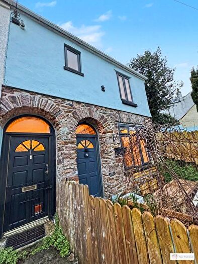 3 Bedroom End Terrace House To Rent In Hill Crest, Ermington, PL21