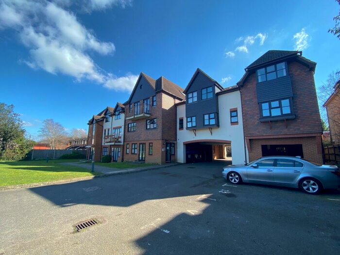 1 Bedroom Flat To Rent In Woking, GU21