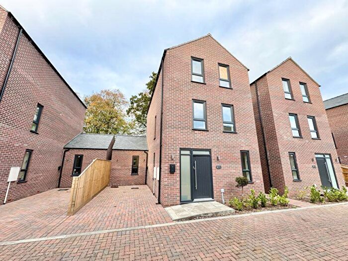 4 Bedroom Detached House To Rent In The Glade, Grimsby, DN34